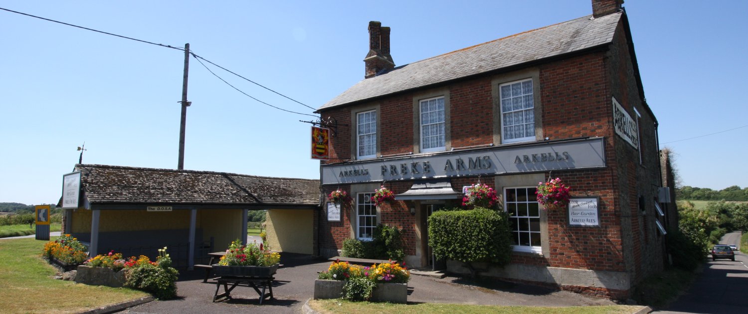 Freke Arms Nr Highworth Swindon Pub Food Sunday Lunch Dog Friendly 
