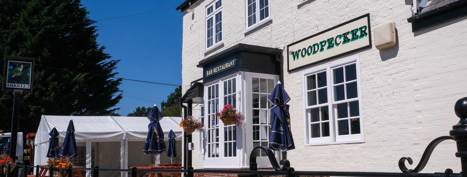 The Woodpecker, Newbury Pubfood/Sundaylunch/Pubgarden Newbury, Berkshire