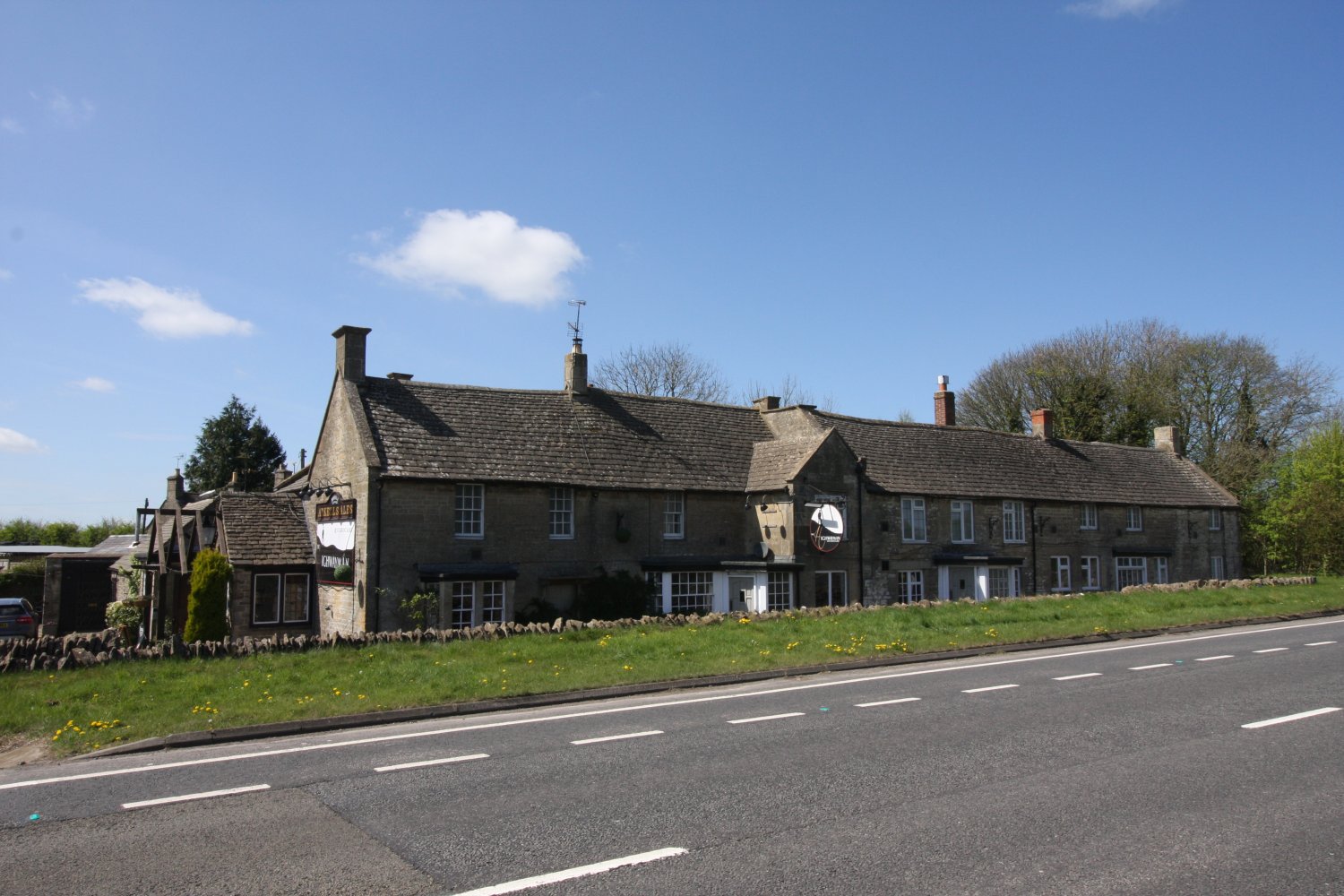 the-highwayman-pub-food-sunday-lunch-near-cirencester-on-the-a417