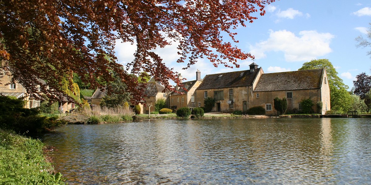 Luxury Holidays Stays/Lets in the Cotswolds Waterhead Barns, StowontheWold